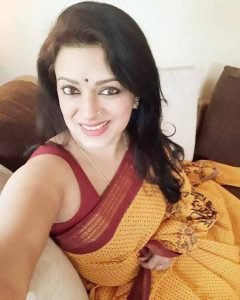মাকে কোমর জড়িয়ে ধরে চোদা ma k chodar sotti golpo
