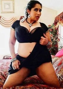 new ma choti ছেলের কাধে পা তুলে চোদা খেল মা