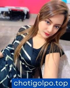 দরজায় দাঁড়িয়ে ভাবী