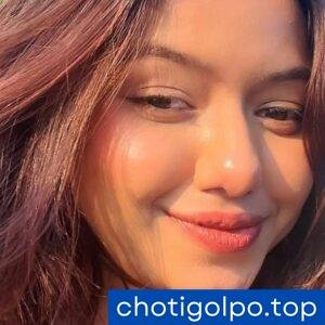 বাবন তার মা তনিমাকে উল্টো করে সুখ দিলো।