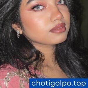 অচেনা মহিলার উপরে উঠে মজা নিলাম।