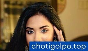 কলেজের টিচারকে ক্লাসের সিটে উল্টো করে।