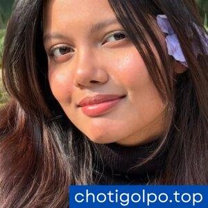 প্রতিবেশী লিজা চাচিকে কোলে নিয়ে। প্রতিবেশী লিজা চাচিকে কোলে নিয়ে।