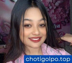 আমার মায়ের নাভি অনেক গভীর।