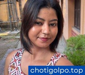 অন্ধকারে বোনের পায়জামা খুলে ফেললাম।