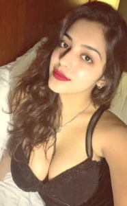 দিদিকে গুদে আঙ্গুলি করতে দেখে নিজেই চুদলো
