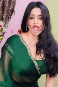 ধনী হিন্দু বুড়ো কে গুদ দান করে বাড়ির মালিক হওয়া