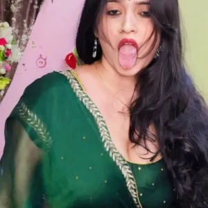 ধনী হিন্দু বুড়ো কে গুদ দান করে বাড়ির মালিক হওয়া