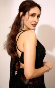 স্বামী আর ছেলে চুদে অর্গাজম করলো