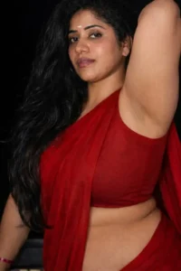 খাটো সুন্দরী মাকে চুলে মুঠি ধরে গুদ ঠাপানো