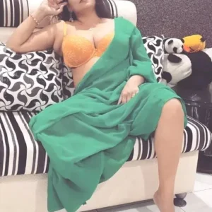 মামির বাড়া খাদক গুদ ভাগ্নের সমস্ত বন্ধুর বীর্য শুষে নিলো