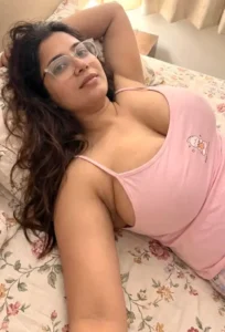 বাড়িওয়ালার মেয়েকে না পেরে বউকে করা