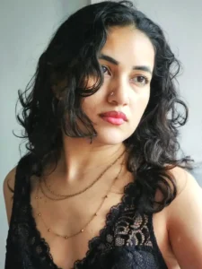 বৌদির ব্লাউজের বোতাম