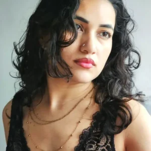 বৌদির ব্লাউজের বোতাম