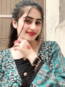 রান্নাঘরে কিউট মেয়ের গুদ চাটা