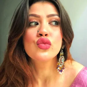 বন্ধুর মায়ের রসালো টসটসে ফল